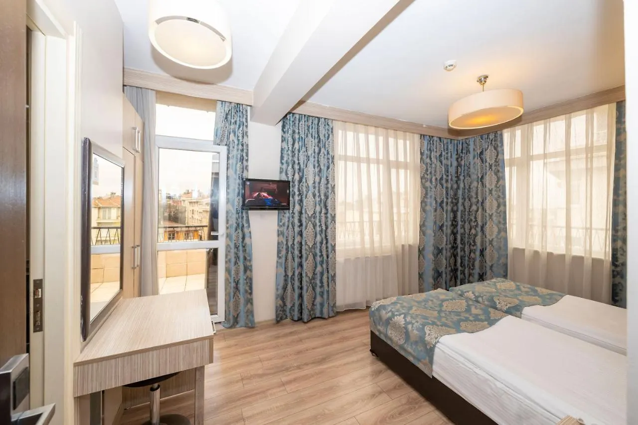 Tugra Hotel Istanbul 3*,